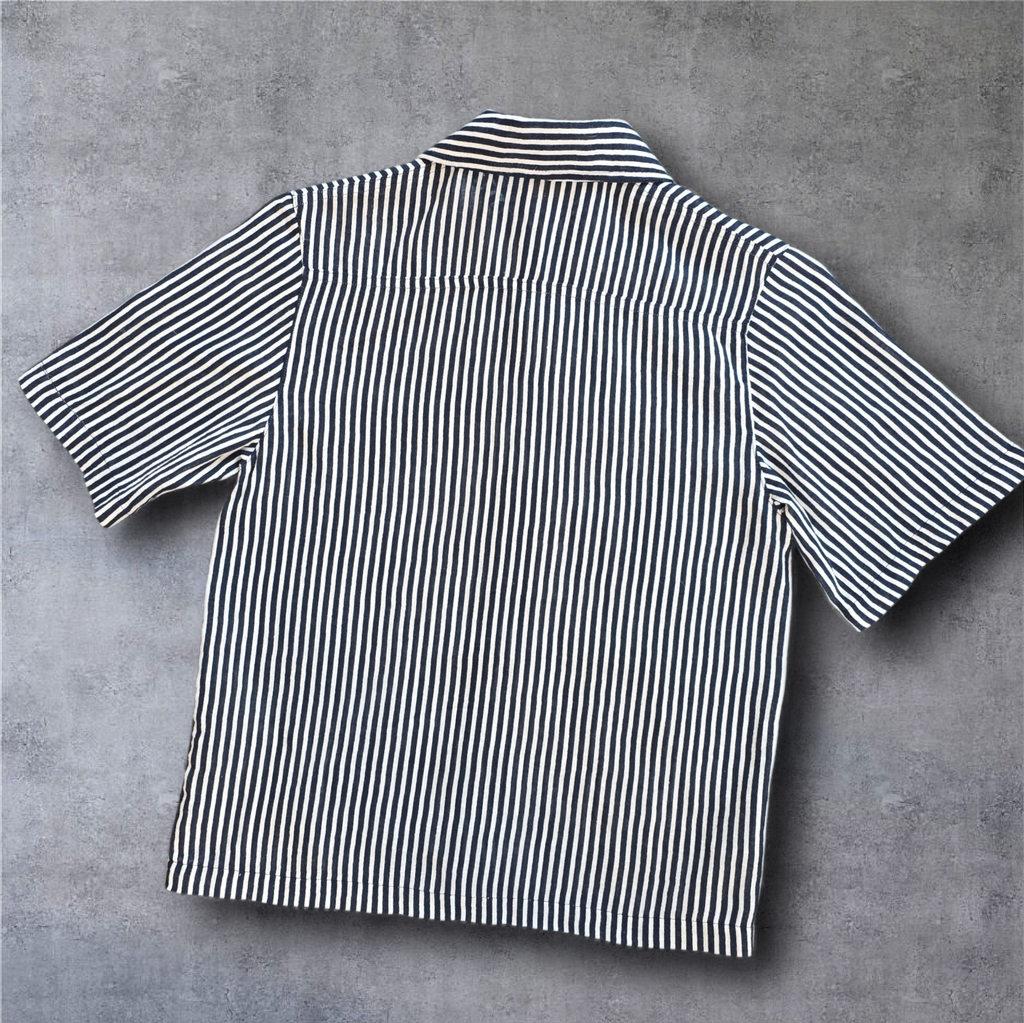Short-sleeve cotton shirt. Biodegradable.