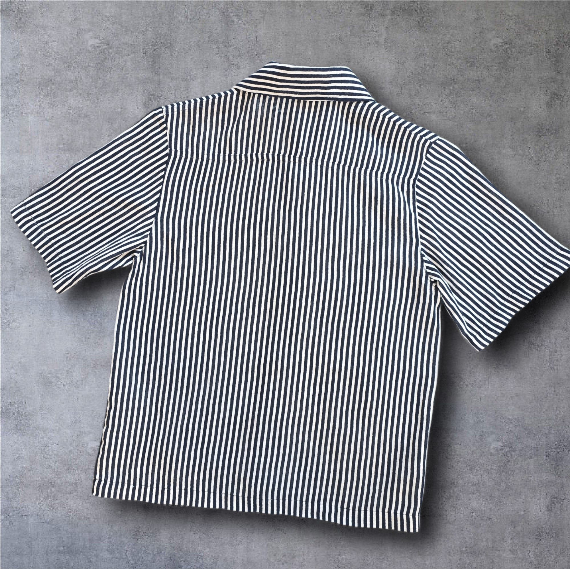 Short-sleeve cotton shirt. Biodegradable.