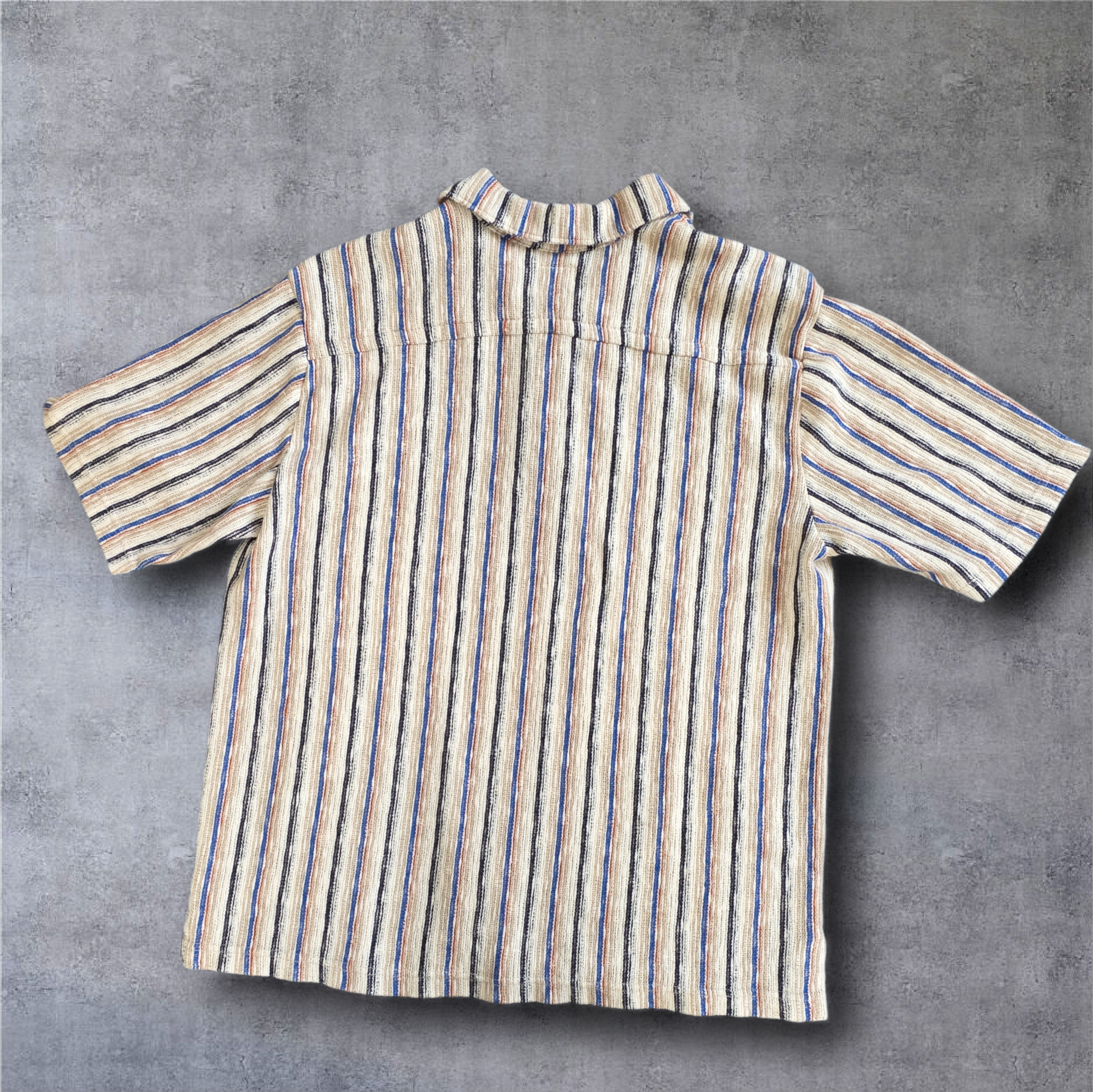 Short-sleeve shirt. Biodegradable.