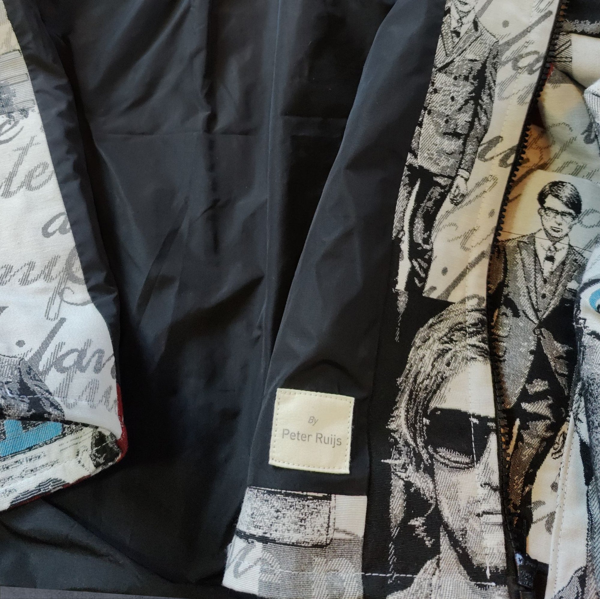 Cotton jacket size L, lining acetaat, sewing tread 100% cotton.