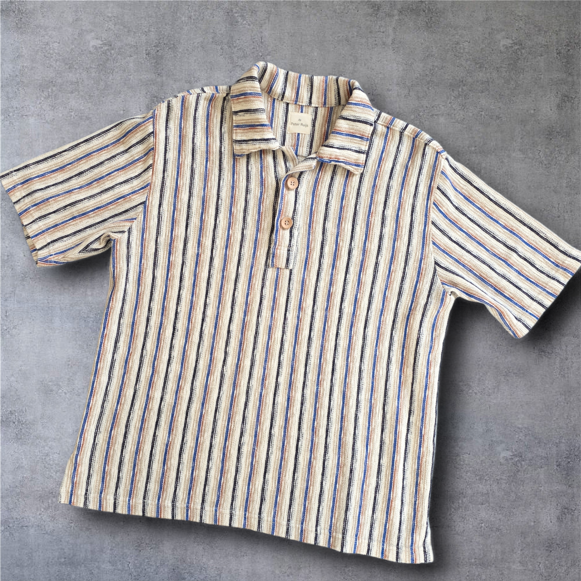 Short-sleeve shirt. Biodegradable.